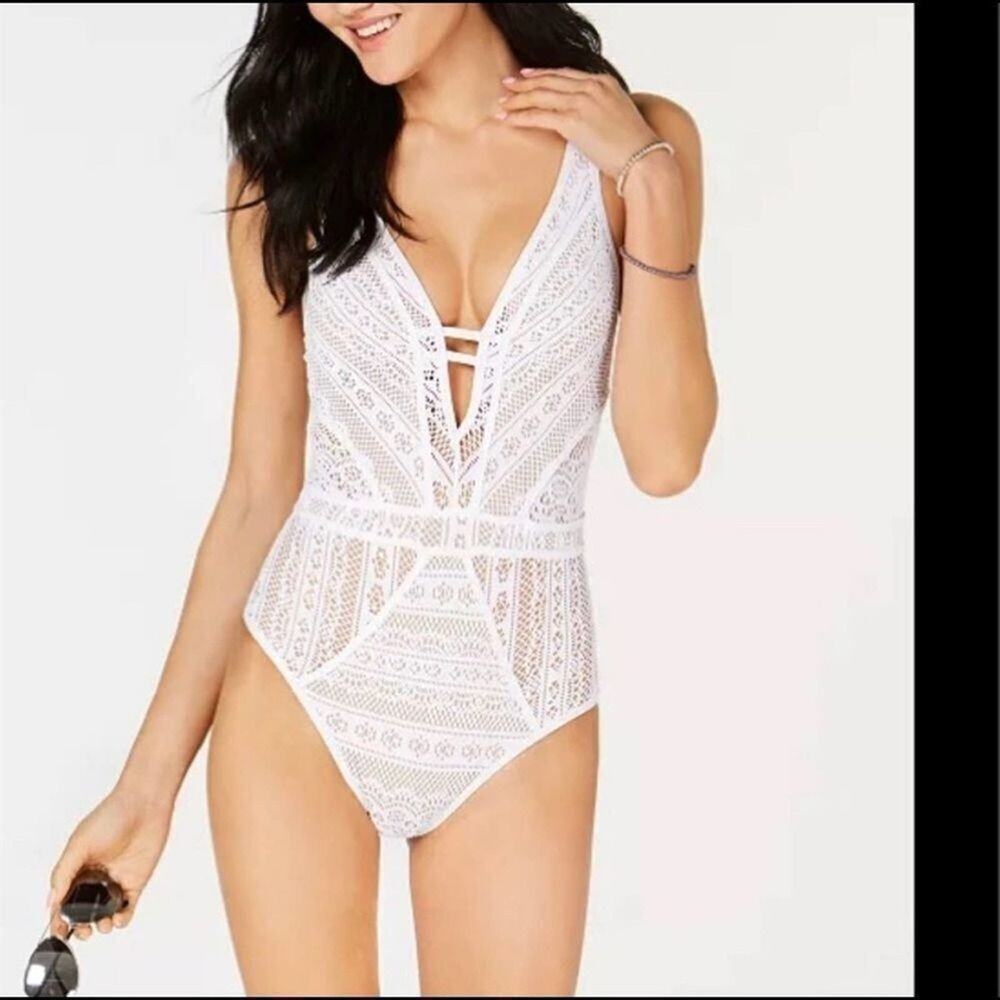 NWT BECCA BY REBECCA VIRTUE COLOR PLAY CROTCHET ONEPIECE SWIMSUIT SIZE‎ L